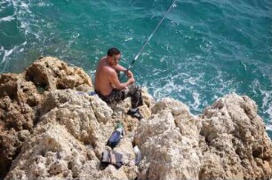 Nizza - Angler : Angler am Meer unterhalb des Schlossberges in Nizza, 2006