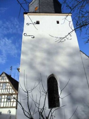 Herreth-Evangelische Pfarrkirche-Kirchturm von Osten (Gotischer Chorturm mit Turmchor-Obergeschoß im 15 Jh mit Büchsenscharten ausgestattet - verschieferte Glockenstube 19 Jh)