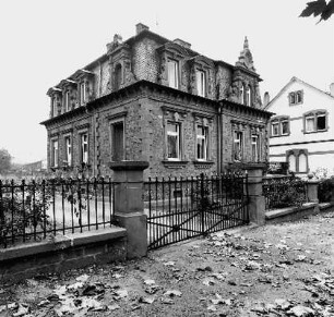 Höchst, Bahnhofstraße 9
