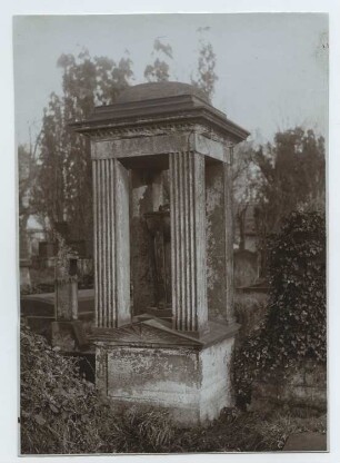 Eliasfriedhof, Dresden Grabmal von Maria Petrowna Skuratos: Ansicht