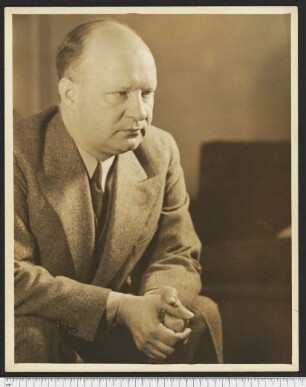 Porträtaufnahme Paul Hindemith