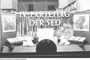 Schaufensterauslage einer Buchhandlung, Volksbuchhandlung Wissenschaft und Technik