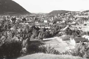 Bad Reichenhall über die Saalach : Bad Reichenhall. Ortsansicht vom Restaurant Schroffen über die Saalach. Blick nach Nordosten
