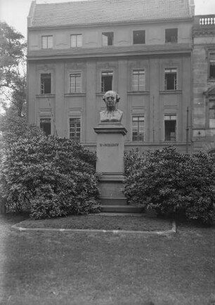 Denkmal für Wilhelm von Schadow
