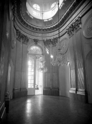 Schloss Richmond — Ovalsaal