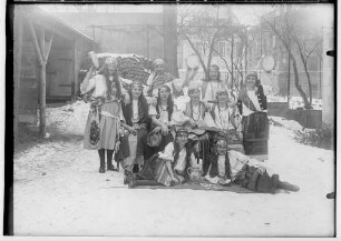 Fasnacht im Josefinenstift (Klösterle) 1929; Zigeunerinnen