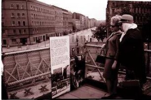 Berlin: Auf dem Podest