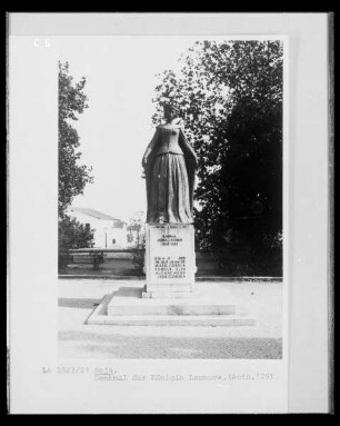 Denkmal für Rainha Dona Leonor, die Tochter des Klostergründers und spätere Königin
