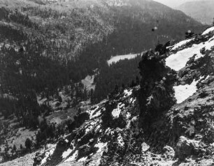 Talblick : Blick über die bewaldeten Hügel in das Sun Meadow Tal