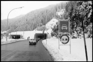 Tunnel Westeinfahrt [des Arlberg-Straßentunnels]