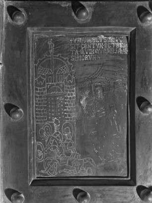 Tür des Hauptportals, linke Seite, Detail: der Erzengel Michael schlägt die 185.000 Assyrier (Tafel 2)