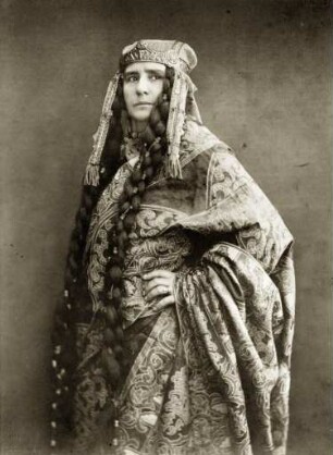Louise Dumont als Macbeth