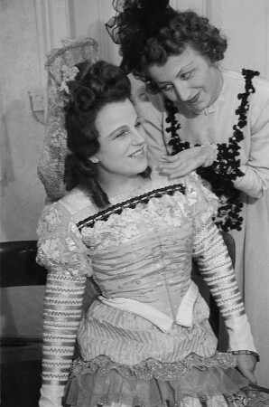 Szenenbilder aus der Oper "Der Barbier von Sevillia" an der Deutschen Oper in Berlin