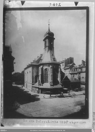 Peterskirche von Osten, rechts Hinter der Peterskirche 11-17