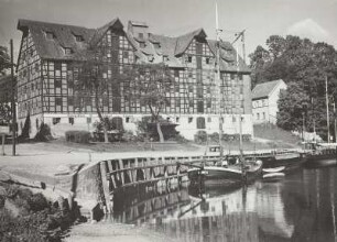 Braunsberg, Alte Speicher : Braunsberg (Braniewo/Polen) Partie an der Ladebrücke, Alte Speicher