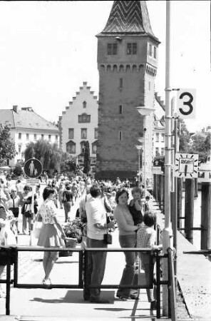 Lindau: Kai am Hafen mit Pulverturm