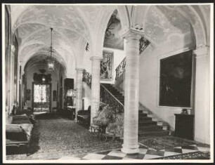 Schloss Bärenklau, Brandenburg: Halle und Treppenhaus