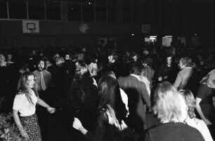 Hochdorf: Mooswaldhalle; bunter Abend; Tanz