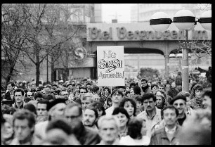 Demonstration gegen die Staatssicherheit