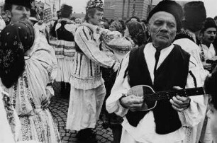 Trachtengruppe beim Karneval (Busójaras)