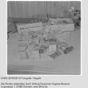 Ausstellung "Arzneimittelmißbrauch durch Geschenksendungen"