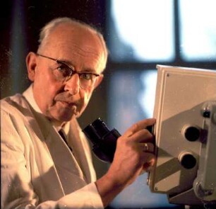 Professor der Ophtalmologie in der Augenklinik der Charité Berlin