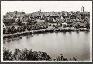 Ortelsburg (Szczytno/Polen). Partie am kleinen Stausee mit Blick zur Stadt
