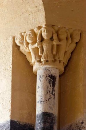 Frankreich. Poitou Charentes. Maritime. Retaud. Eglise Saint Trojan. 12 Jahrhundert. Kapitell