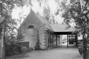 Totenhalle auf dem Friedhof (Friedhofsanlage); Linsengericht, Im Hasenfloß (Friedhofstraße)