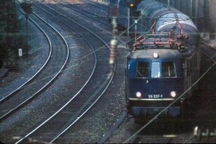 Stuttgart Hbf. Block Rosenstein Vorortgleis Lok 118 037 Eilzug S-AABnb-Wagen