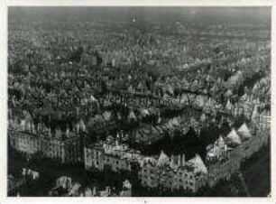 Zerstörte Stadt nach einem Luftangriff in Deutschland