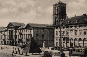 Postkartenalbum mit Motiven von Karlsruhe. Pyramide und Rathaus am Marktplatz