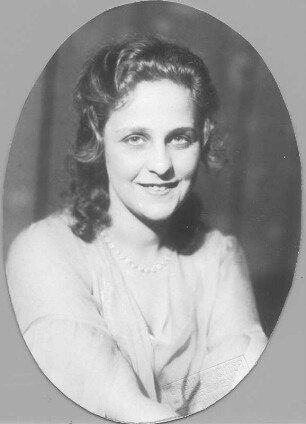 Prinz Methusalem. Operette in drei Akten von Bela Jenbach und Peter Herz, Musik von Johann Strauß (Arrangement Karl Pauspertl). Staatsschauspiel Dresden, Dresdner Erstaufführung 04.10.1931 unter Leitung von Fritz Busch : Maria Elsner als Pulcinella