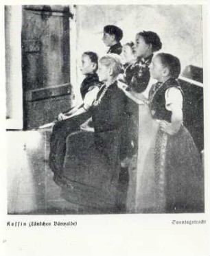 Kinder- Sonntagstracht aus Cossin : Kleidung - Truhentracht. Ort: Kossin, Ländchen Bärwalde. Kindersonntagstracht.