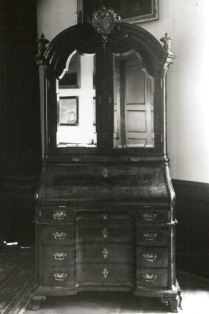 Schreibschrank : Schreibschrank. Holz, furniert (1720/1730). Moritzburg, Schloss, Jägerturm, 3. Etage