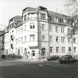 Dresden-Pieschen, Braunschweiger Straße 2. Mietshaus mit Laden (um 1900). Eckansicht