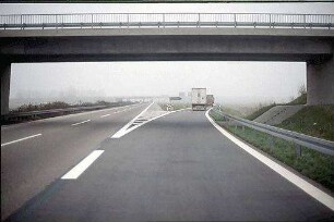 Einfahrt in Nebenfahrbahn West (Karlsruhe Richtung Basel) von Hauptfahrbahn West (Karlsruhe Richtung Basel)