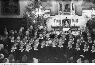 Dresden, Weixdorf. Dresdner Kreuzchor. Weihnachtskonzert mit Rudolf Mauersberger in der Dorfkirche, Dezember 1945