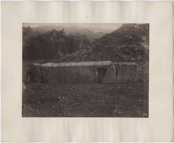 Fallen stele E, rear side.