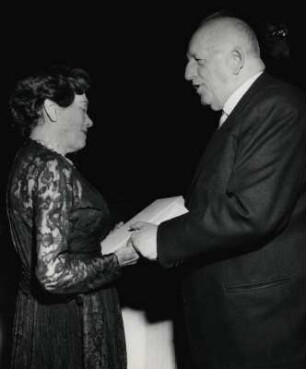 Mary Wigman und Senator Prof. Tiburtius