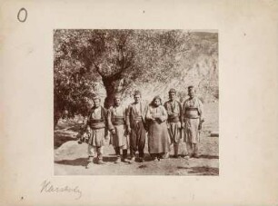 Gruppenportrait : Gruppenportrait griechischer Bewohner einer Stadt am Südostfuß des Adalag