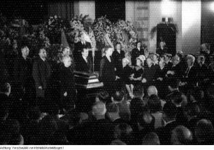Dresden, Neustadt, Kurt-Fischer Platz (Olbrichtplatz), Nordhalle, Kreisdelegierten-Konferenz der Sozialistischen Einheitspartei Deutschlands (SED) mit Otto Buchwitz, Klara Noack, 19. - 20. November 1949 & Dresden, Deutsches Hygiene-Museum, Trauerfeier für den Ministerpräsidenten Dr. Rudolf Friedrichs, 19. Juni 1947