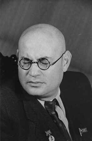 Porträt Boris Gorbatow (1908-1954; Dichter, Russland), aufgenommen anlässlich des 1. Deutschen Schriftstellerkongress vom 4.-8.10. 1947 in Berlin