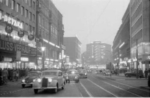 Frankfurt: Friedrich-Ebert-Straße mit Hochhaus