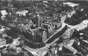 Leipzig: Blick auf neues Rathaus und innere Stadt, Fliegeraufnahme