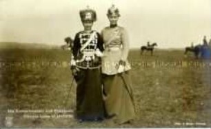 Kronprinzessin Cecile und Prinzessin Viktoria Luise in Uniform
