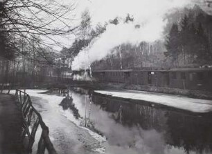Radebeul, Kleinbahn (Lößnitzgrundbahn) im Lößnitzgrund