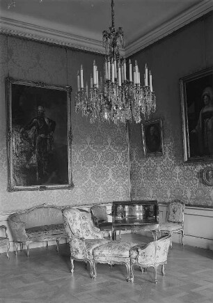 Lachsroter Salon : Dresden, Residenzschloss, Westflügel, Lachsroter Salon, Eckansicht