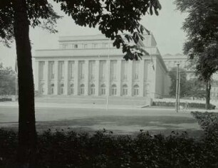 Dessau, Landestheater, Eingangsfront