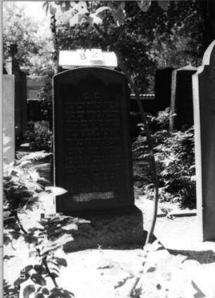 Grabstein 82
